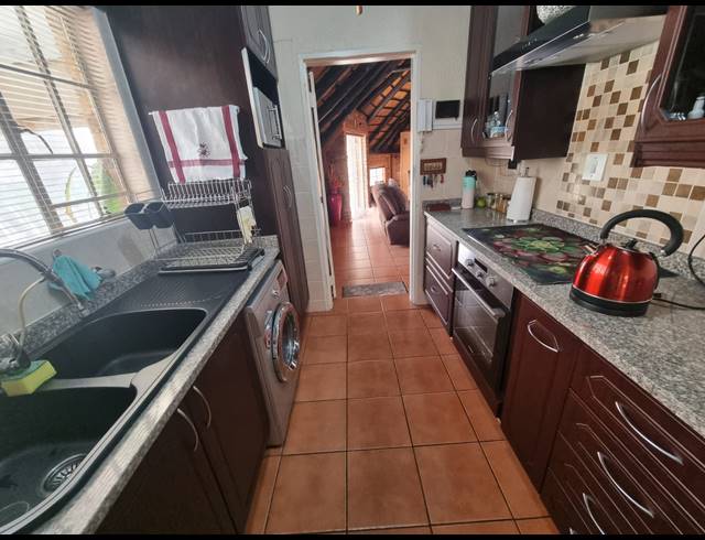 5 BEDROOM HOUSE FOR SALE IN BRACKENDOWNS